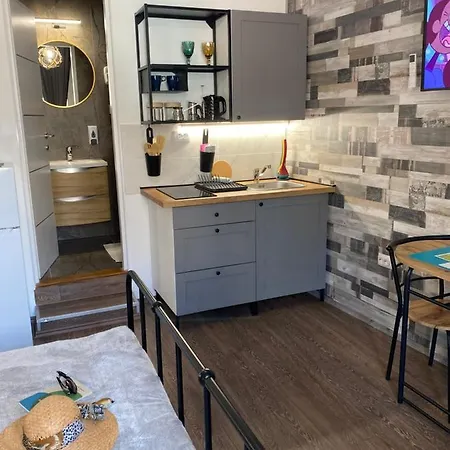 Lukadorajana Center Apartman *