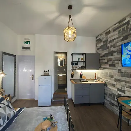 Lukadorajana Center Апартаменты *