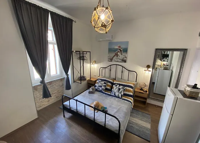 Lukadorajana Center Apartman *